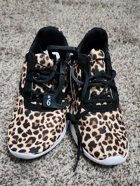 Athletic Works Leopard Print Kids Sneakers - Black & Tan